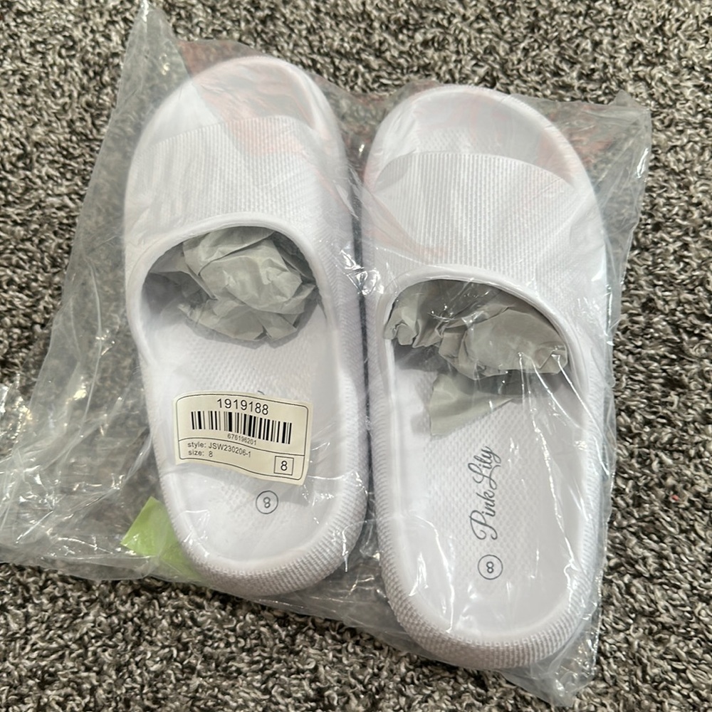 Pink Lily Cloud Shoes size 8